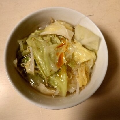 今日は、モヤシトキャベツの春雨スープを作りました。同じ野菜を使った料理と言う事で作ったよレポートを送らせて頂きました。